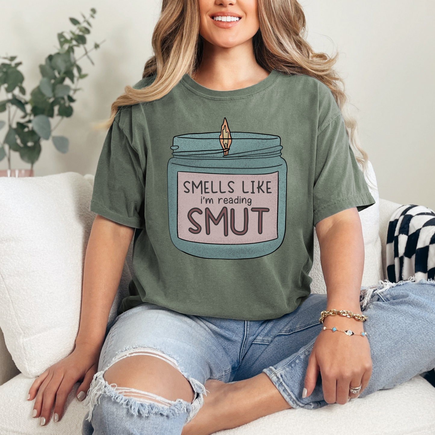 Smells Like I’m Reading Smut - Comfort Colors Unisex Tee